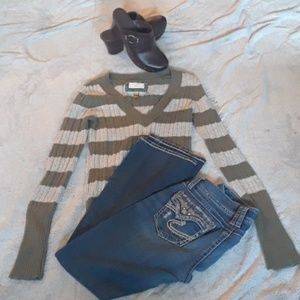 American eagle sweater